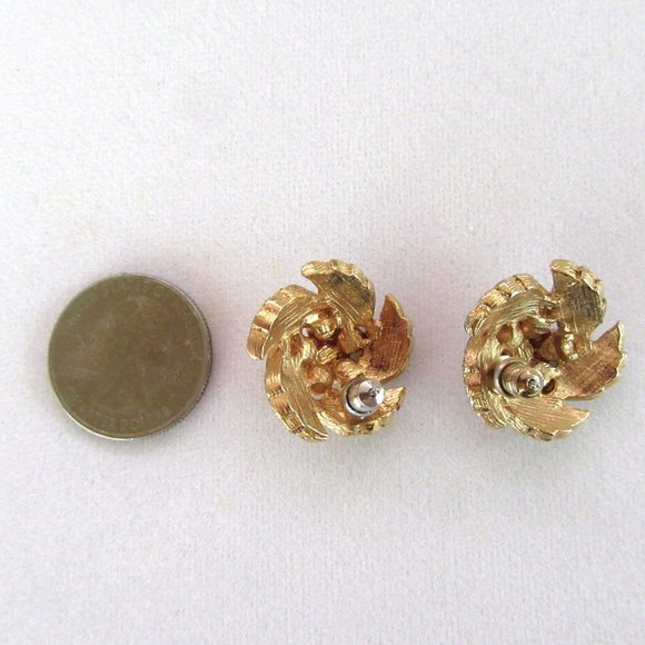 Vintage clear rhinestone & faux pearl swirl pierced Mid Century Revival earrings - Picture 4 of 4